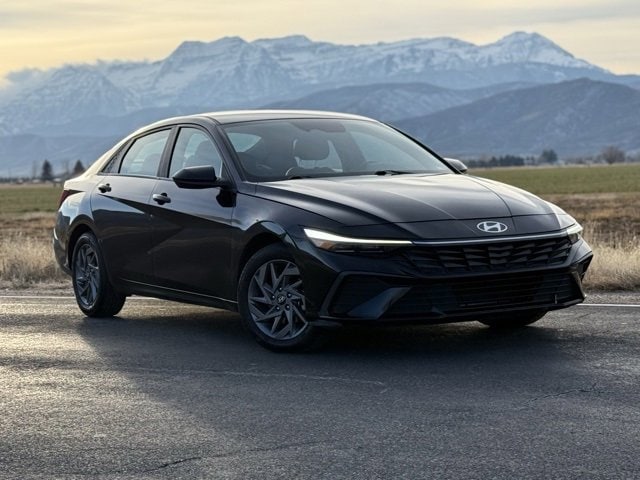 2024 Hyundai Elantra SEL's photo