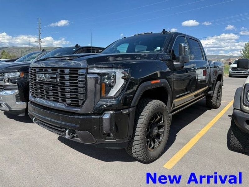2024 GMC Sierra Denali Ultimate 4WD Crew Cab Long Box SR's photo