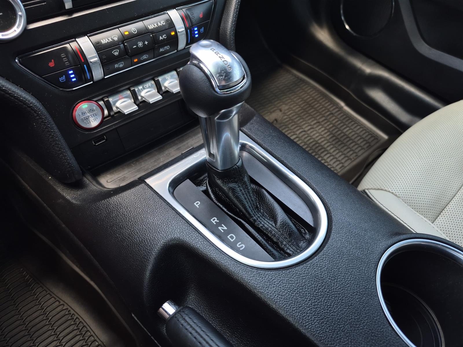 2020 Ford Mustang EcoBoost Premium - Photo 28