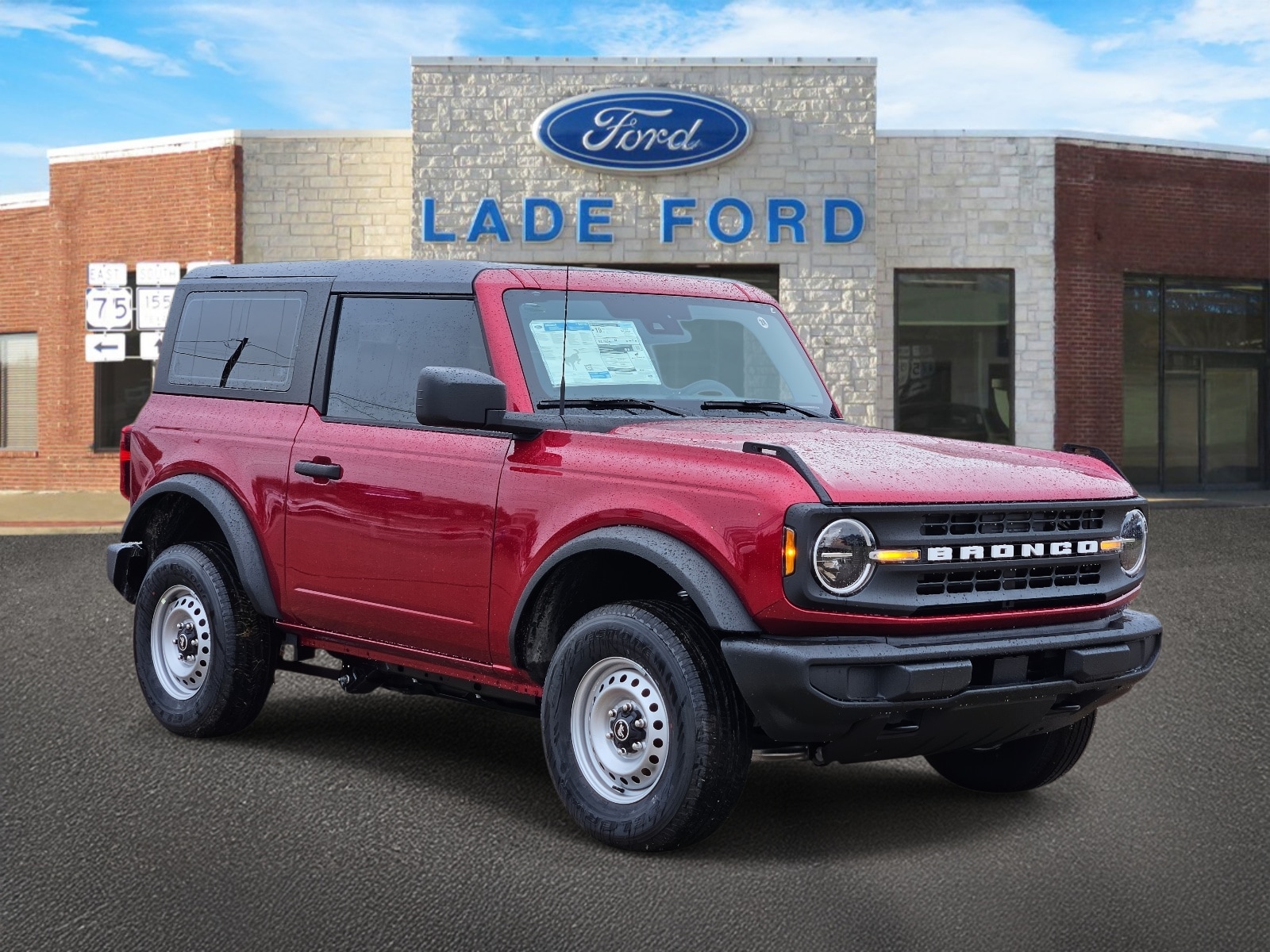 2025 Ford Bronco 2-Door Base's photo
