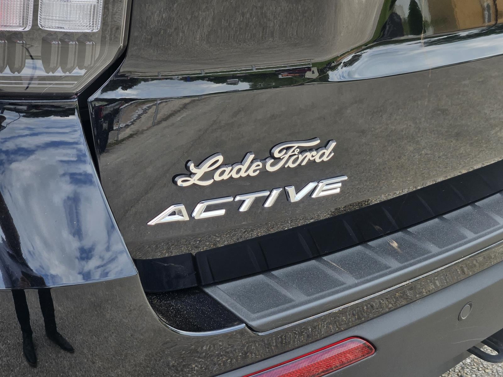 2025 Ford Explorer Active - Photo 7