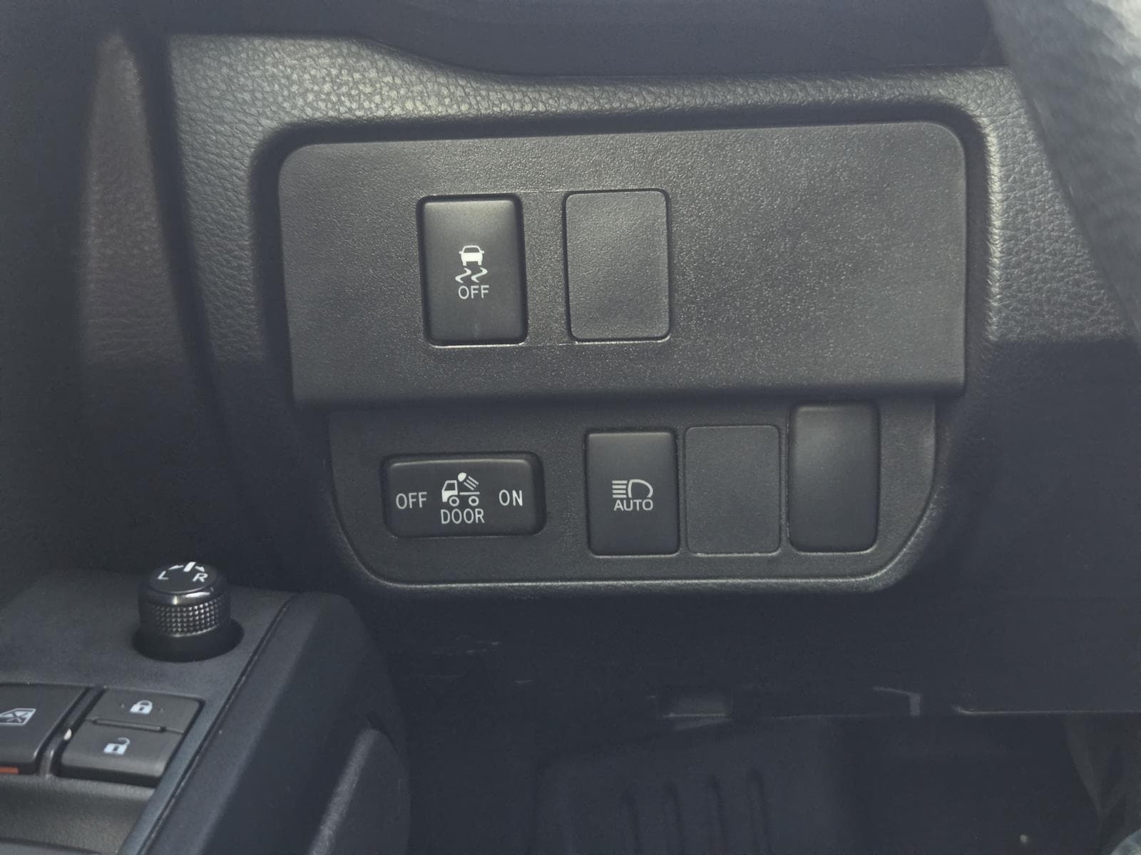 2023 Toyota Tacoma SR - Photo 25