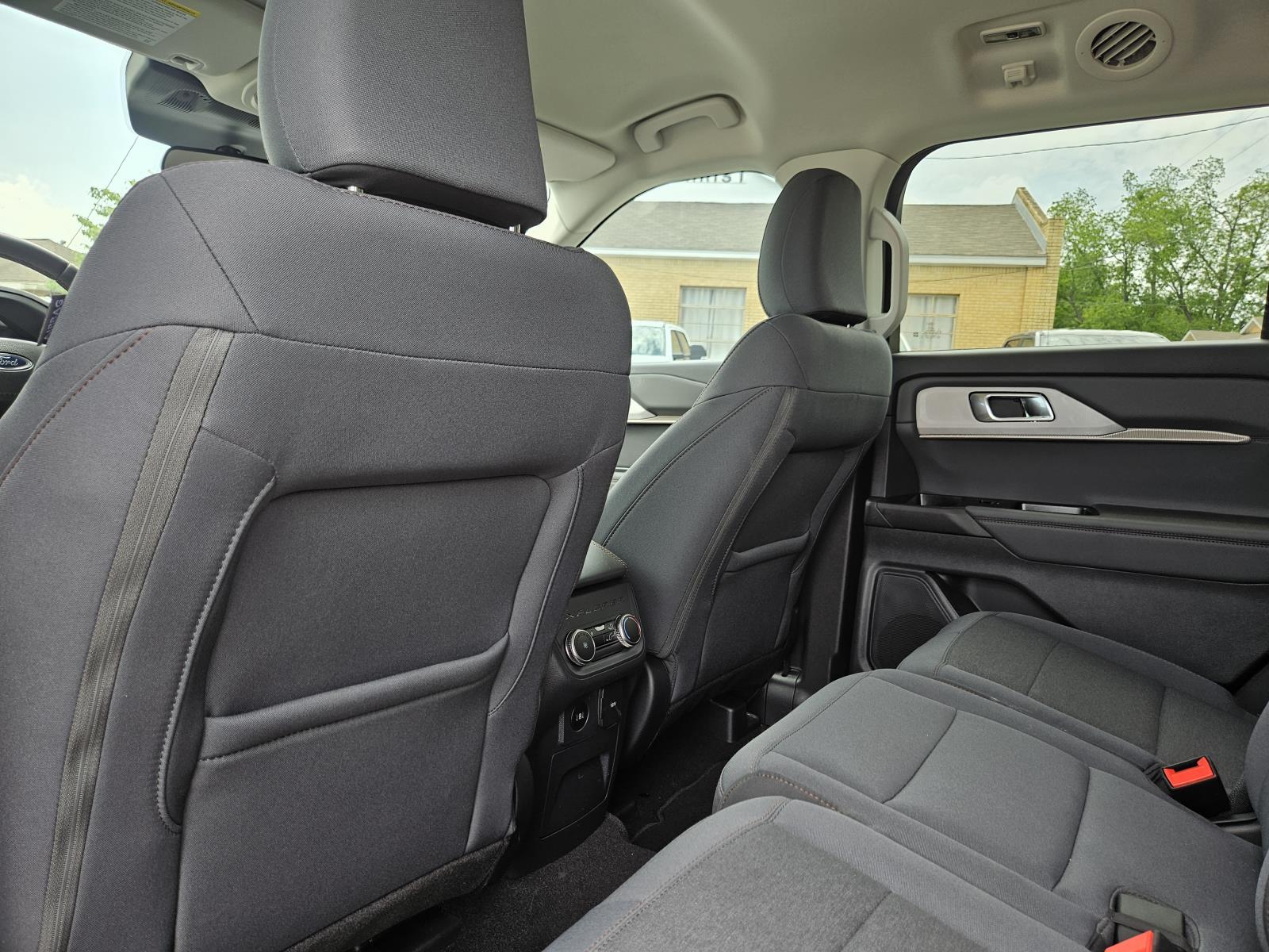 2025 Ford Explorer Active - Photo 31