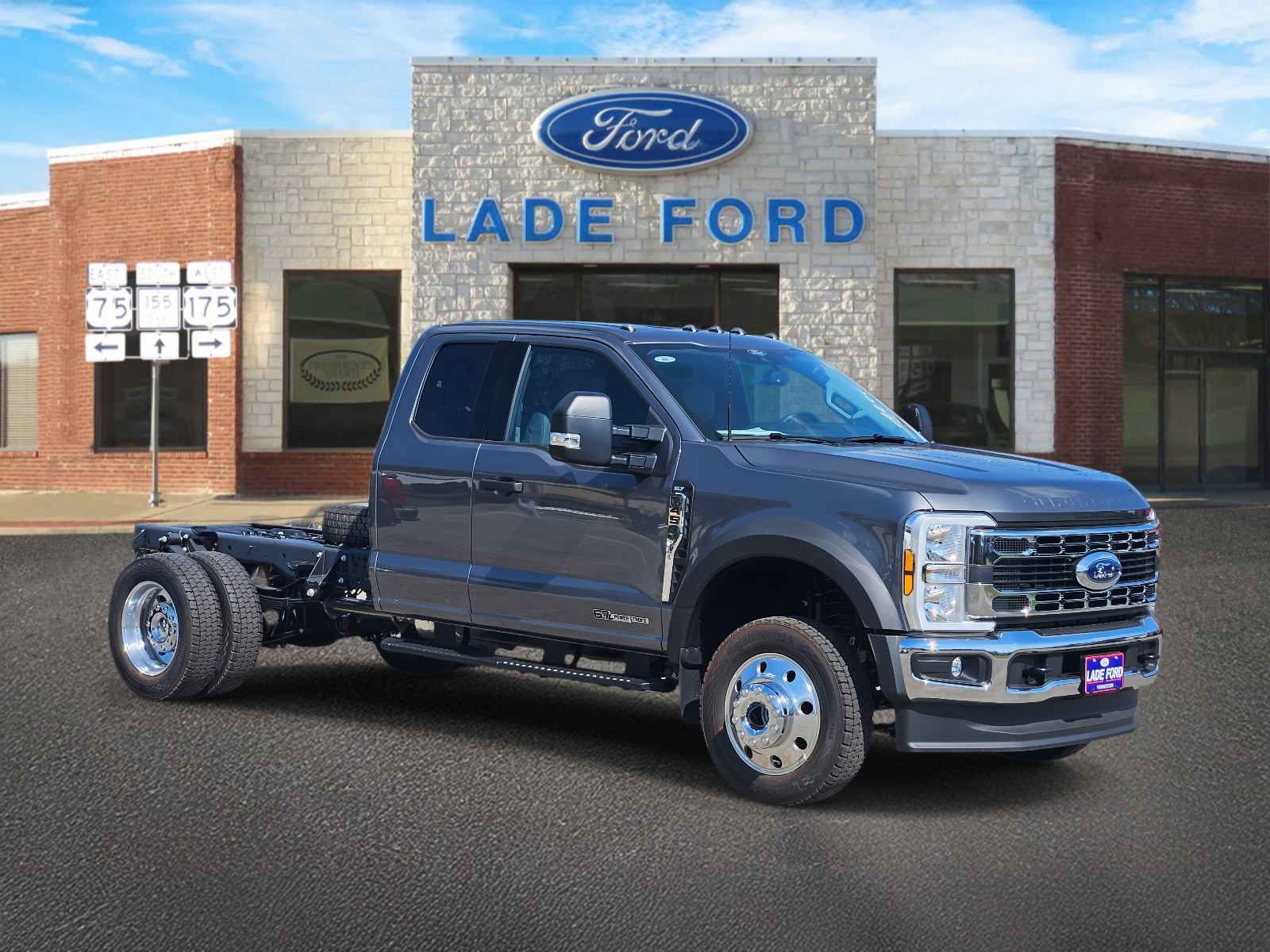 2026 Ford F-450 Super Duty Chassis Cab XLT's photo