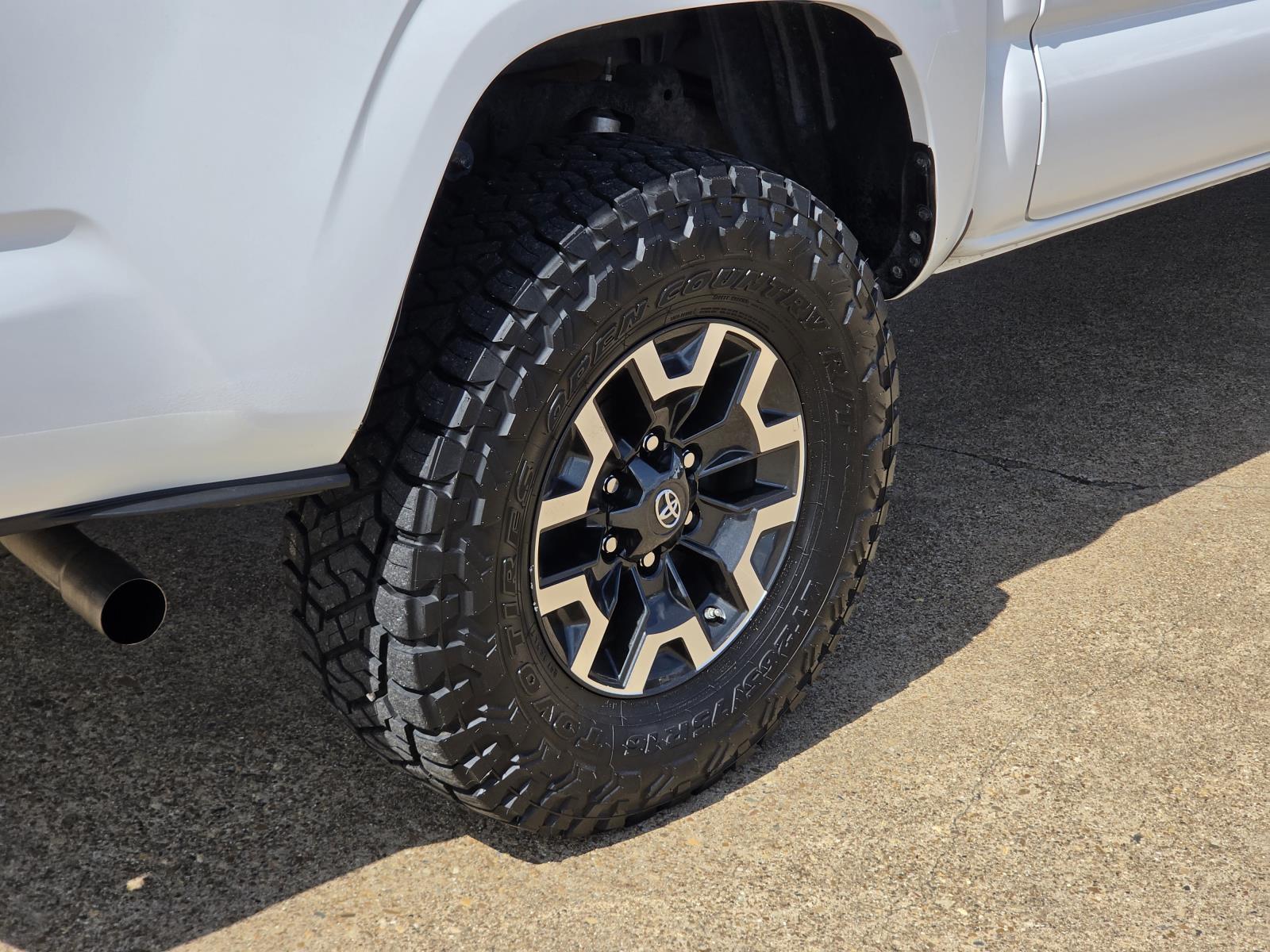 2023 Toyota Tacoma SR - Photo 9