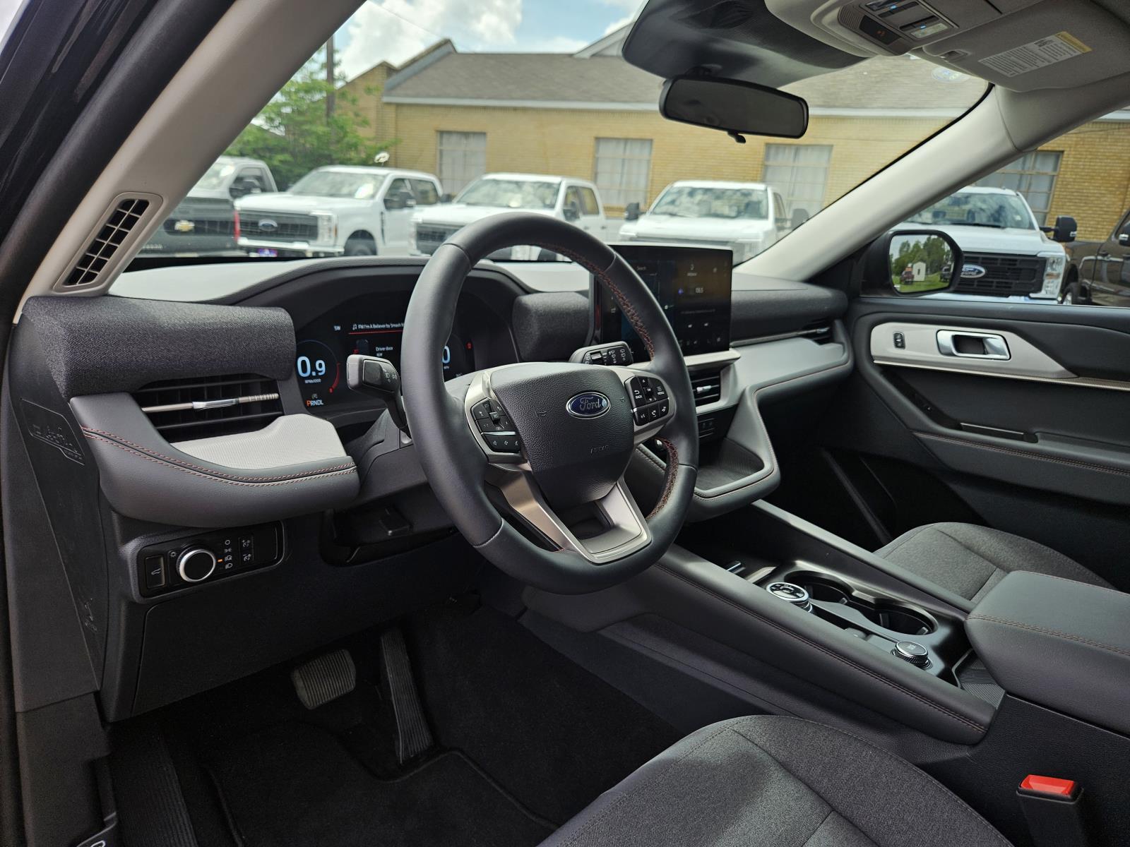 2025 Ford Explorer Active - Photo 13