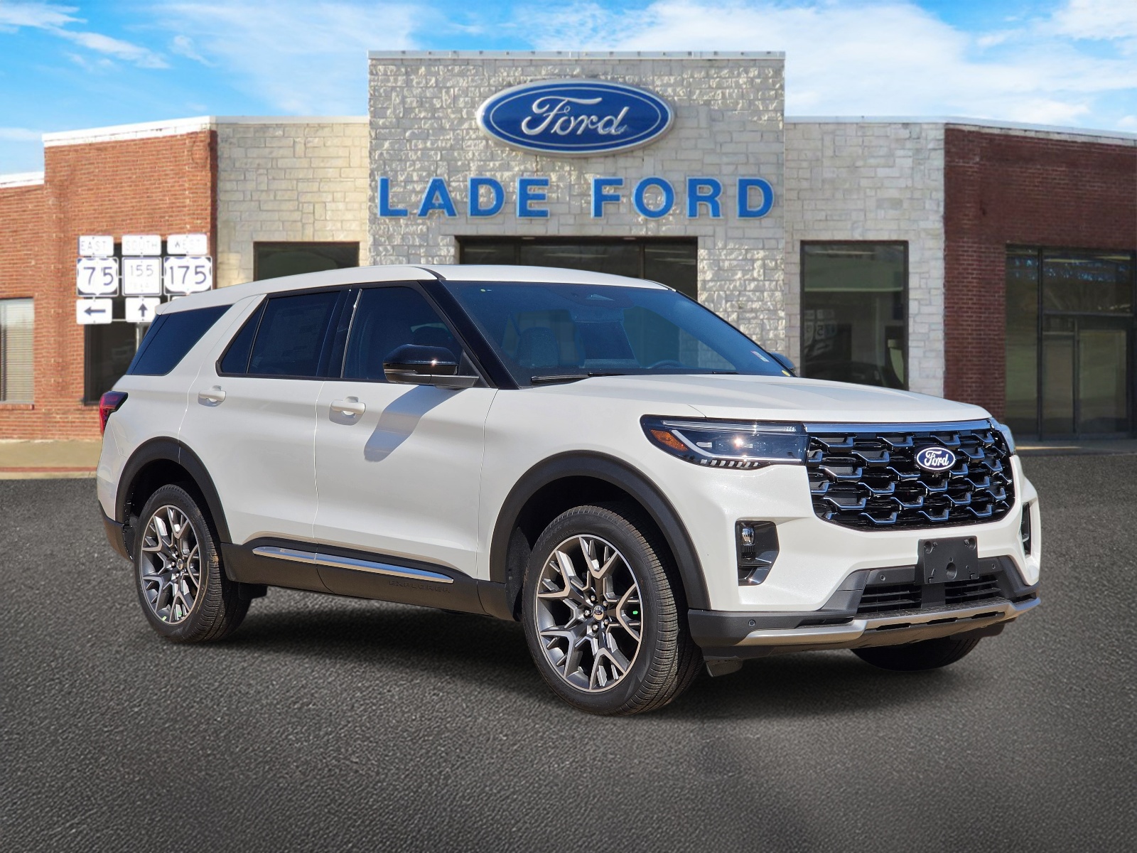 2027 Ford Explorer Platinum SUV