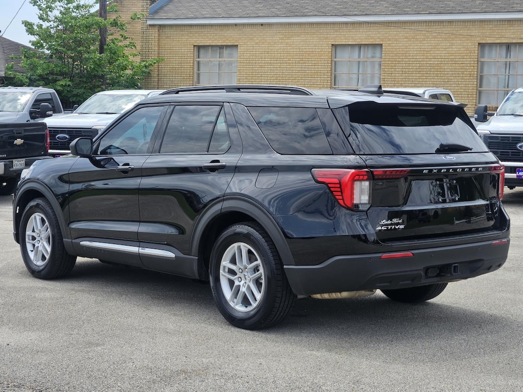 Used 2025 Ford Explorer Active Active RWD
