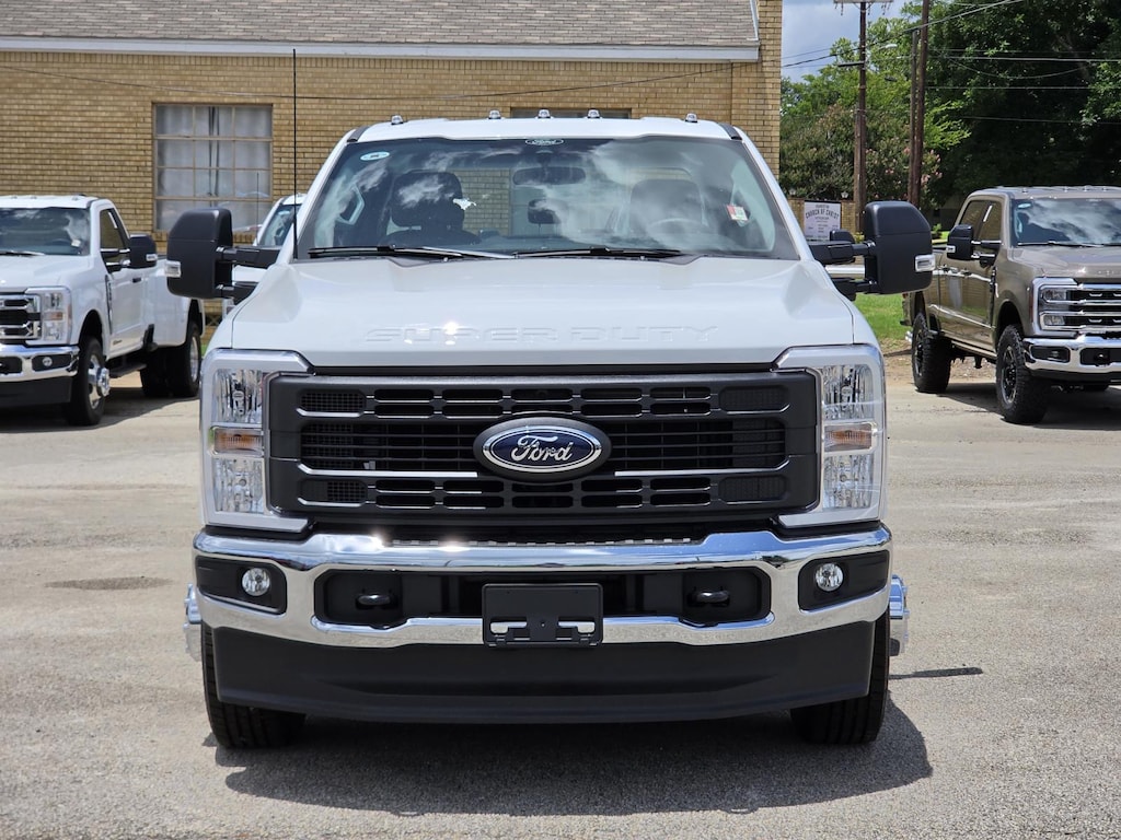 New 2026 Ford Super Duty F-350 DRW Truck Crew Cab