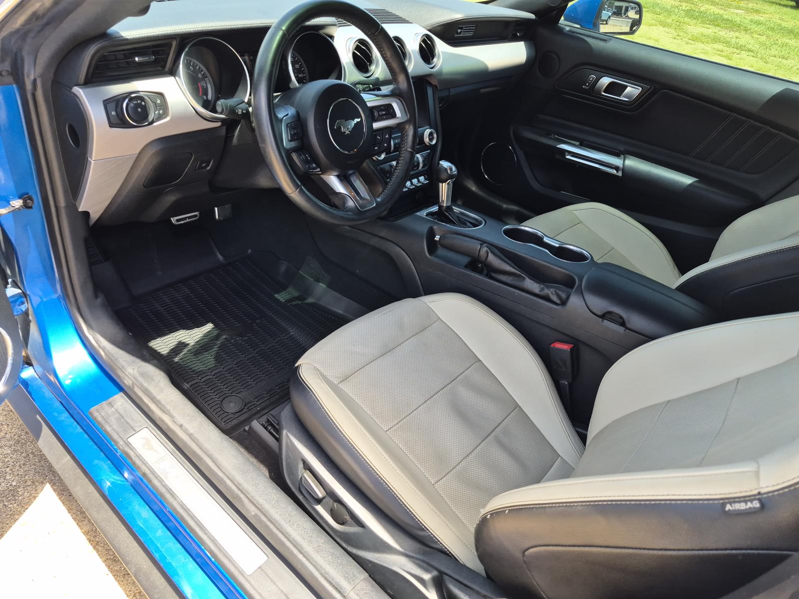 2020 Ford Mustang EcoBoost Premium - Photo 10