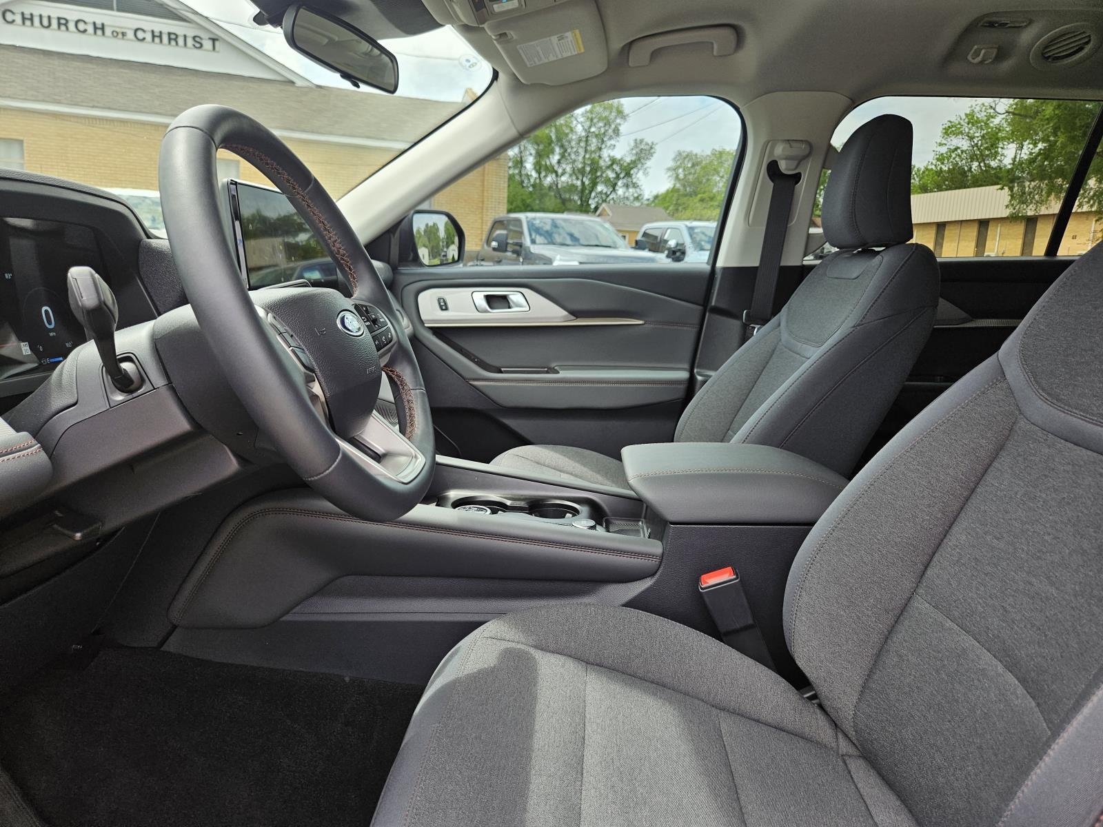 2025 Ford Explorer Active - Photo 11