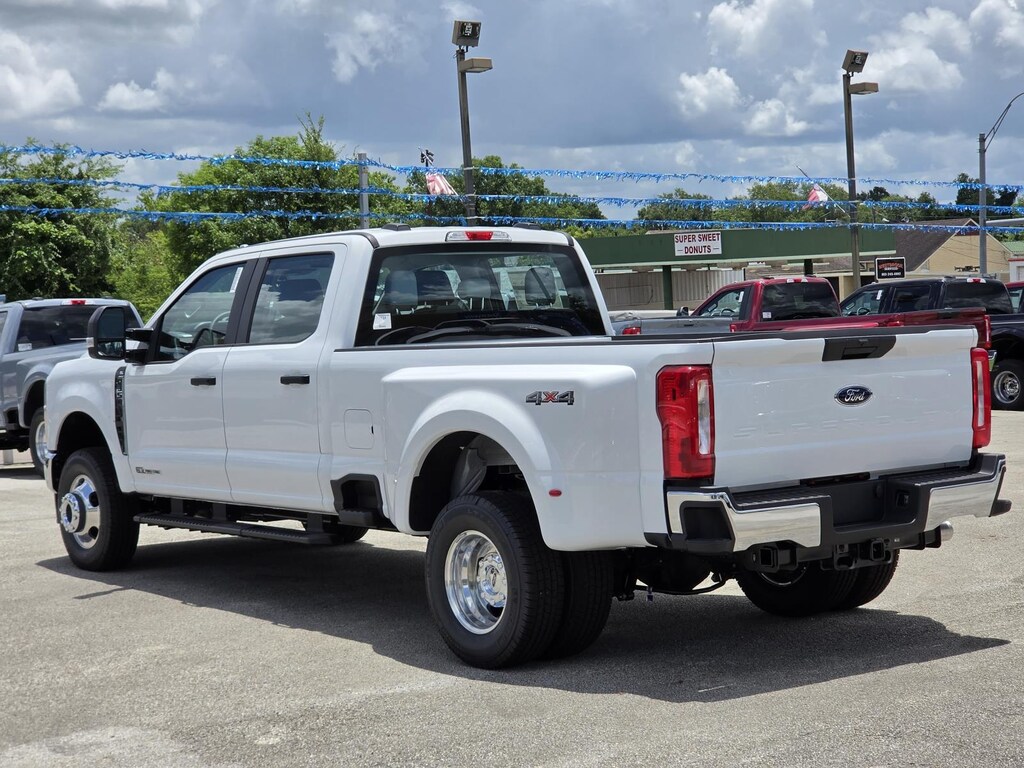 New 2026 Ford Super Duty F-350 DRW Truck Crew Cab
