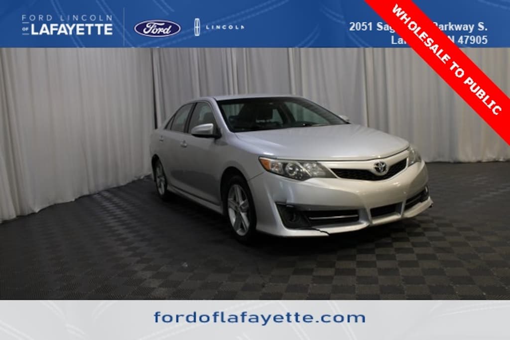 Used 2014 Toyota Camry SE Sedan