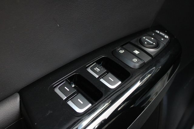2022 Kia Sportage EX - Photo 8