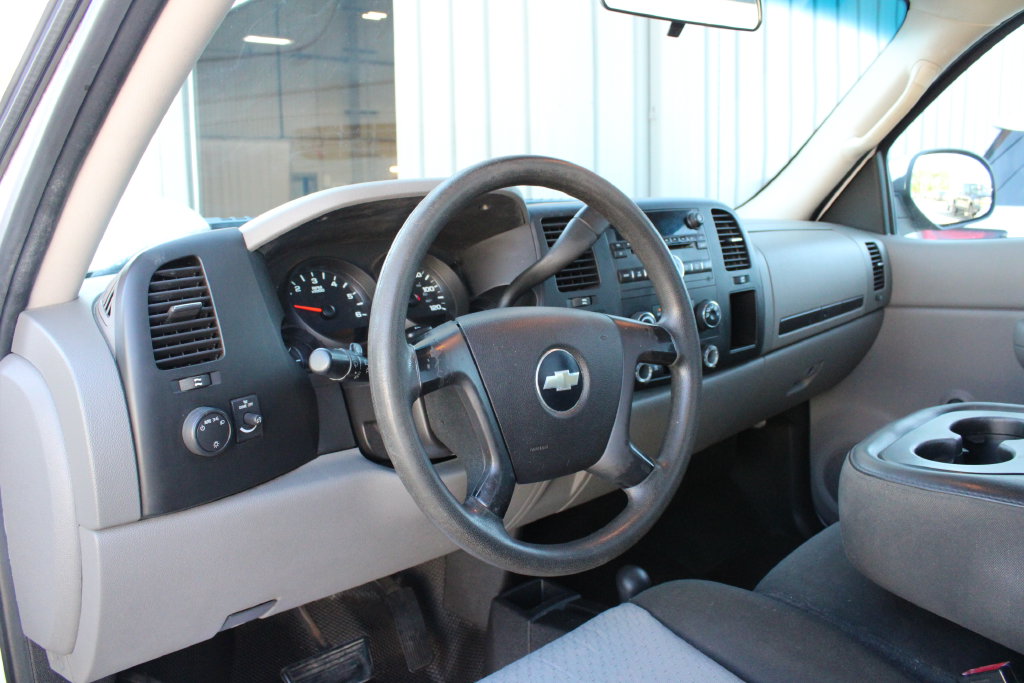 Used 2009 Chevrolet Silverado 1500 Work Truck with VIN 1GCEK14C59Z220608 for sale in Lafayette, IN