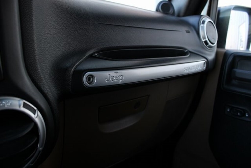 Used 2011 Jeep Wrangler Unlimited Sahara SUV