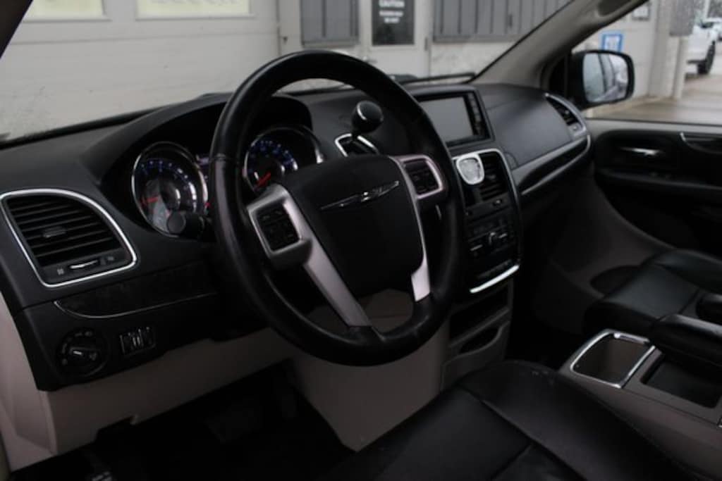 Used 2014 Chrysler Town & Country Touring-L Van