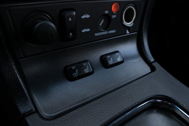 2005 Ford Thunderbird Base photo 4
