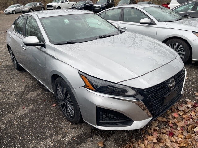 2023 Nissan Altima 2.5 SV photo 2