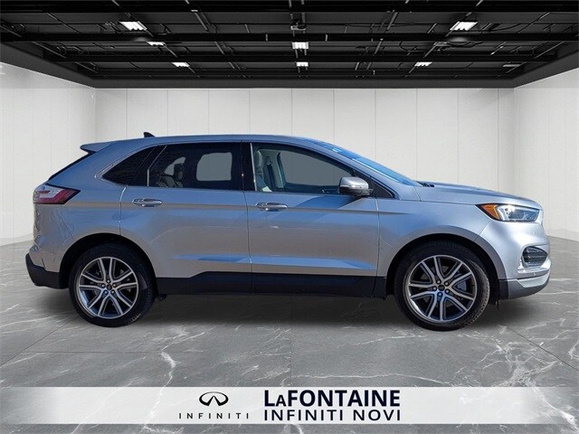 2024 Ford Edge Titanium photo 4