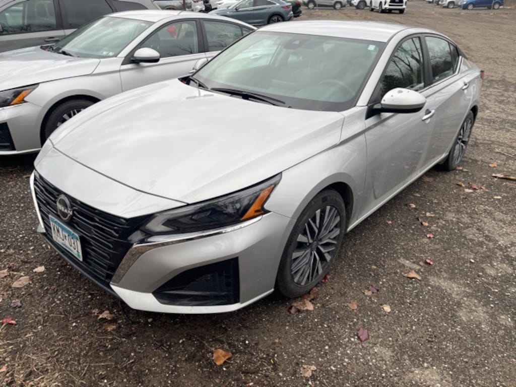 Used 2023 Nissan Altima 2.5 SV Sedan