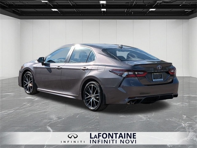 2024 Toyota Camry Hybrid SE photo 3