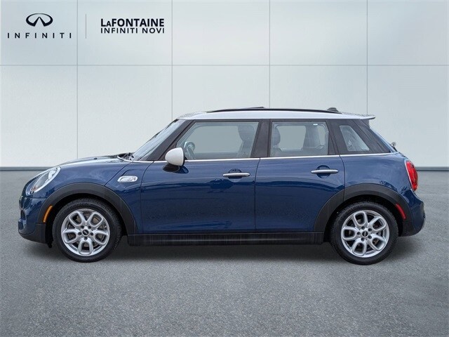 2017 Mini Cooper 4 Door Hardtop S photo 2