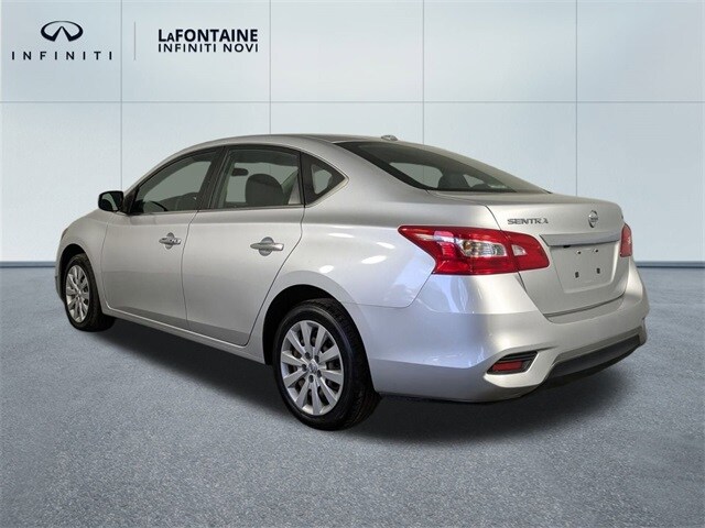 2017 Nissan Sentra SV photo 3