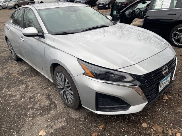 2023 Nissan Altima 2.5 SV photo 2