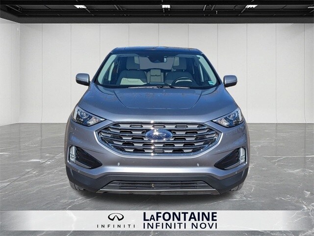 2024 Ford Edge Titanium photo 2