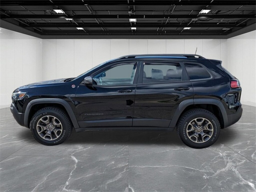 Used 2020 Jeep Cherokee Trailhawk SUV