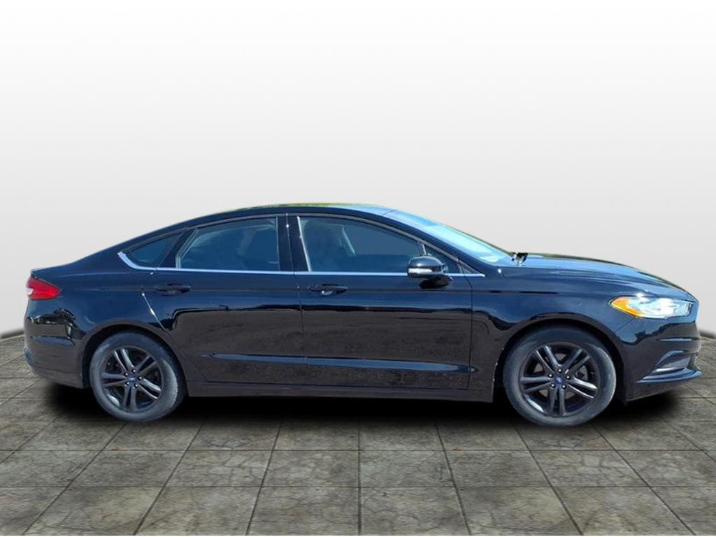 Used 2018 Ford Fusion SE with VIN 3FA6P0HDXJR208200 for sale in Saint Peter, Minnesota