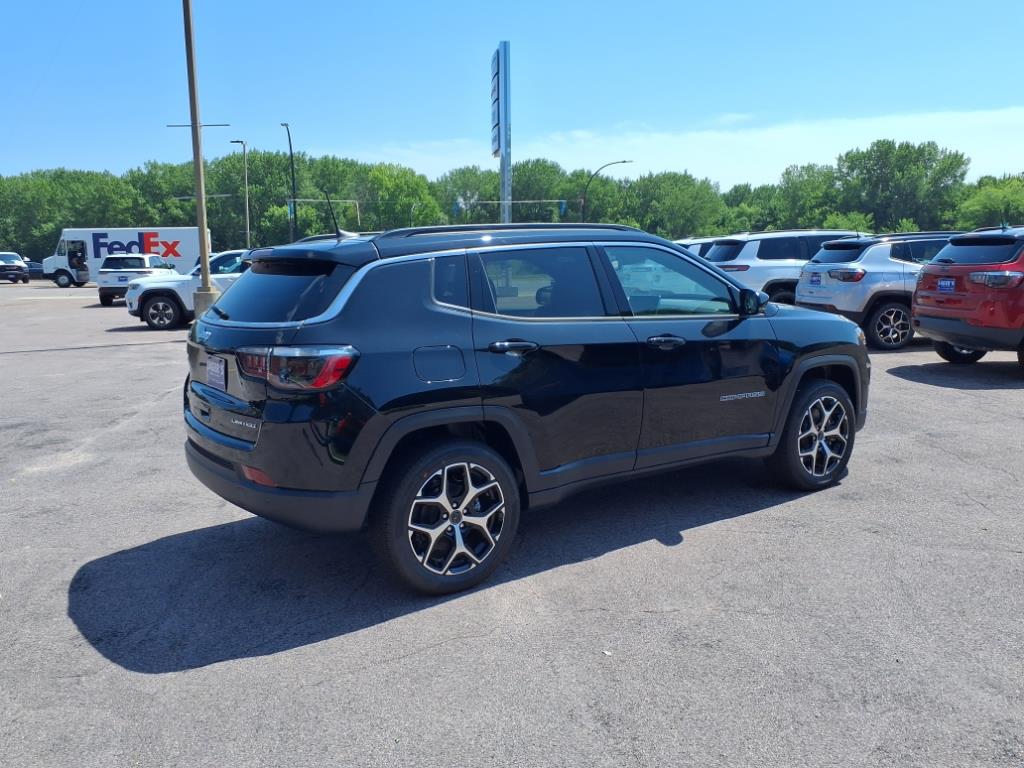 2025 Jeep Compass Limited photo 2