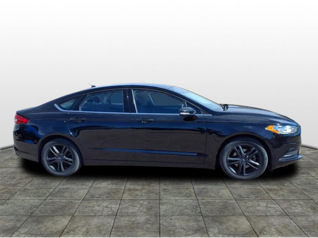Used 2018 Ford Fusion SE with VIN 3FA6P0HDXJR208200 for sale in Saint Peter, Minnesota