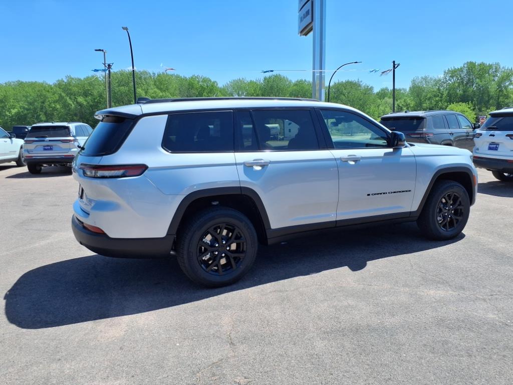 2025 Jeep Grand Cherokee Altitude X photo 3