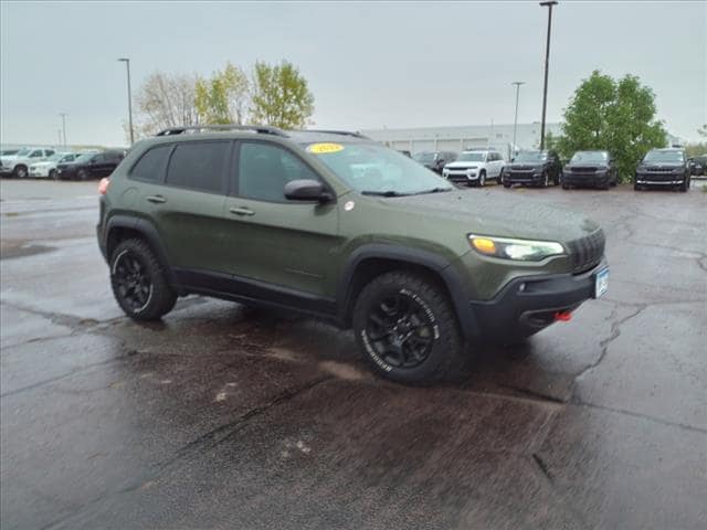 Used 2019 Jeep Cherokee Trailhawk with VIN 1C4PJMBN9KD224875 for sale in Mankato, Minnesota