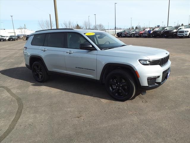 Used 2023 Jeep Grand Cherokee L Limited with VIN 1C4RJKBGXP8710433 for sale in Mankato, Minnesota