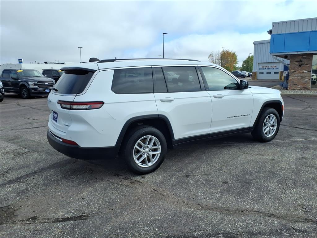 2023 Jeep Grand Cherokee Laredo Altitude photo 2
