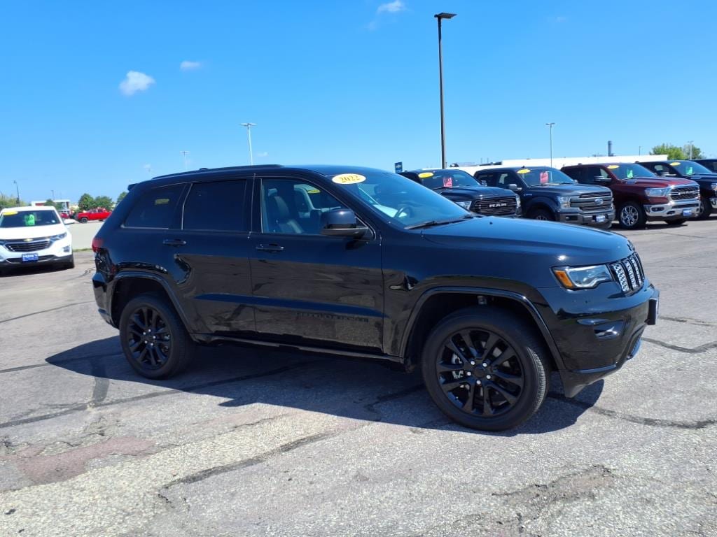 Used 2022 Jeep Grand Cherokee WK Laredo X with VIN 1C4RJFAG1NC148151 for sale in Mankato, Minnesota