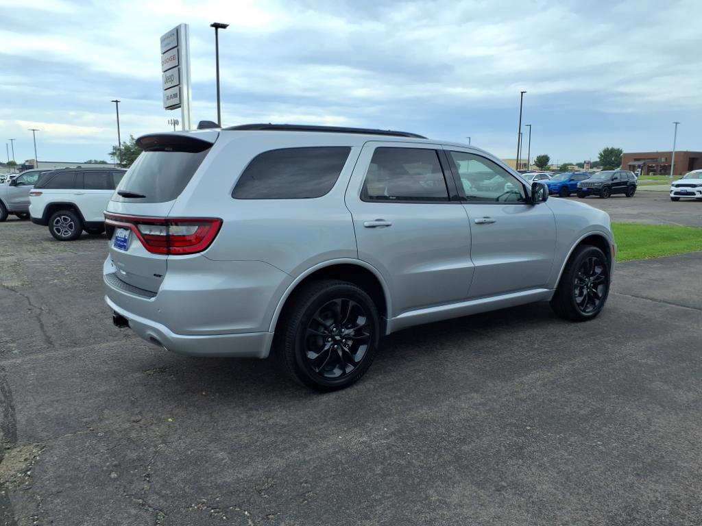 2025 Dodge Durango GT Blacktop photo 2