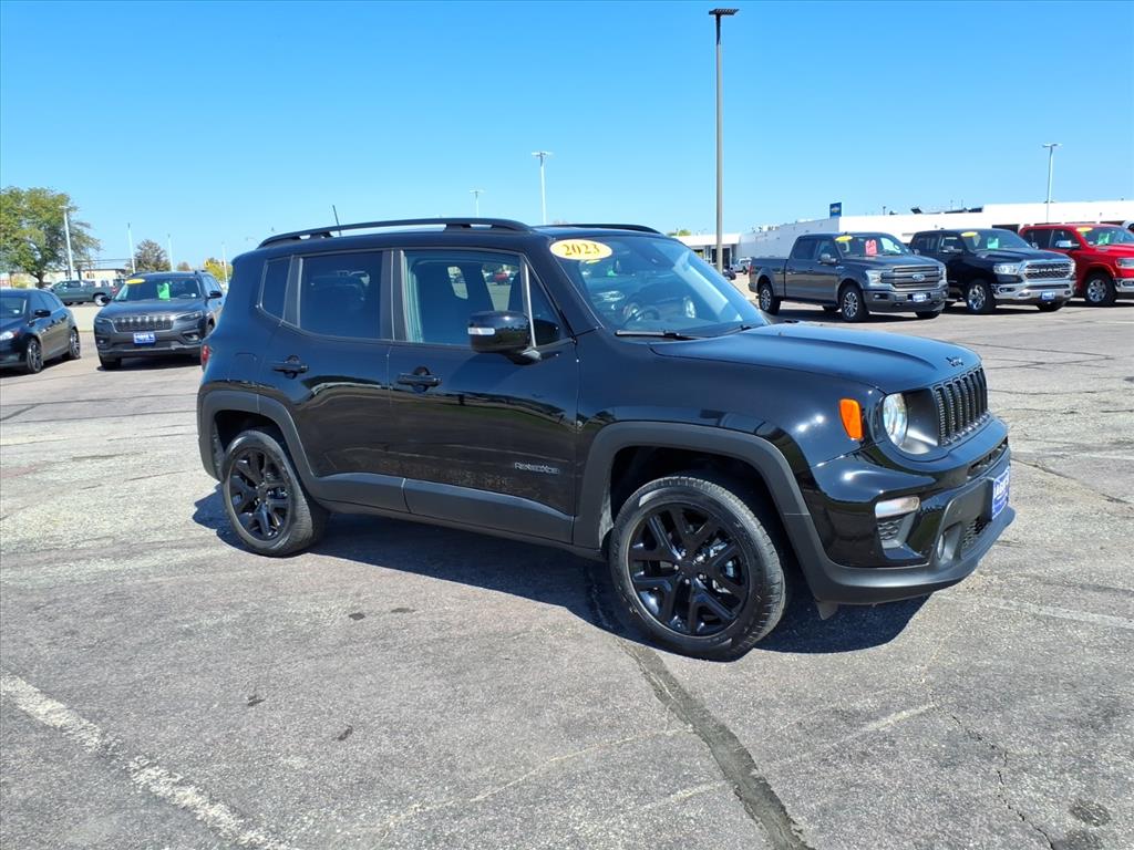Used 2023 Jeep Renegade Altitude with VIN ZACNJDE14PPP35075 for sale in Mankato, Minnesota