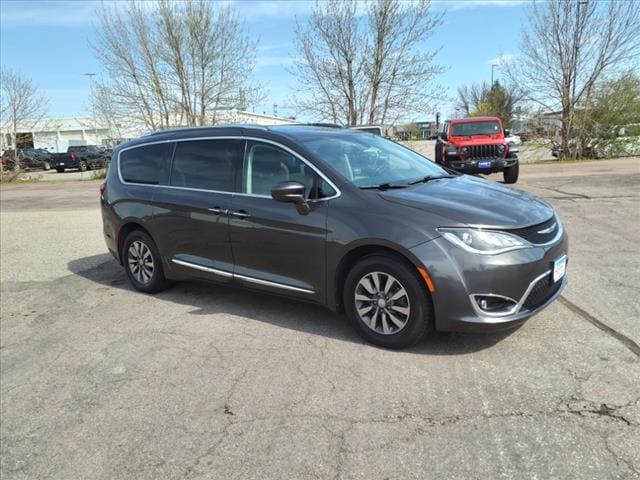 Used 2019 Chrysler Pacifica Touring L Plus with VIN 2C4RC1EG5KR721983 for sale in Mankato, Minnesota
