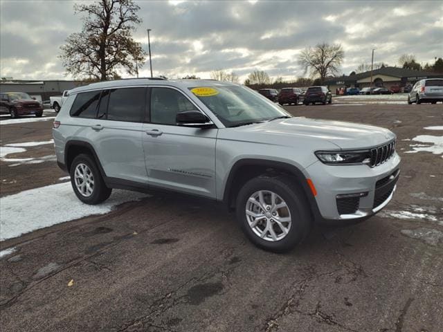 Used 2022 Jeep Grand Cherokee L Limited with VIN 1C4RJKBG8N8633994 for sale in Mankato, Minnesota