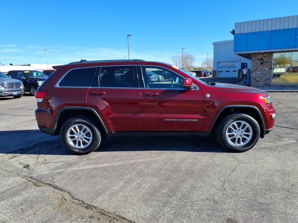 Used 2018 Jeep Grand Cherokee Laredo E with VIN 1C4RJFAG3JC348930 for sale in Mankato, Minnesota