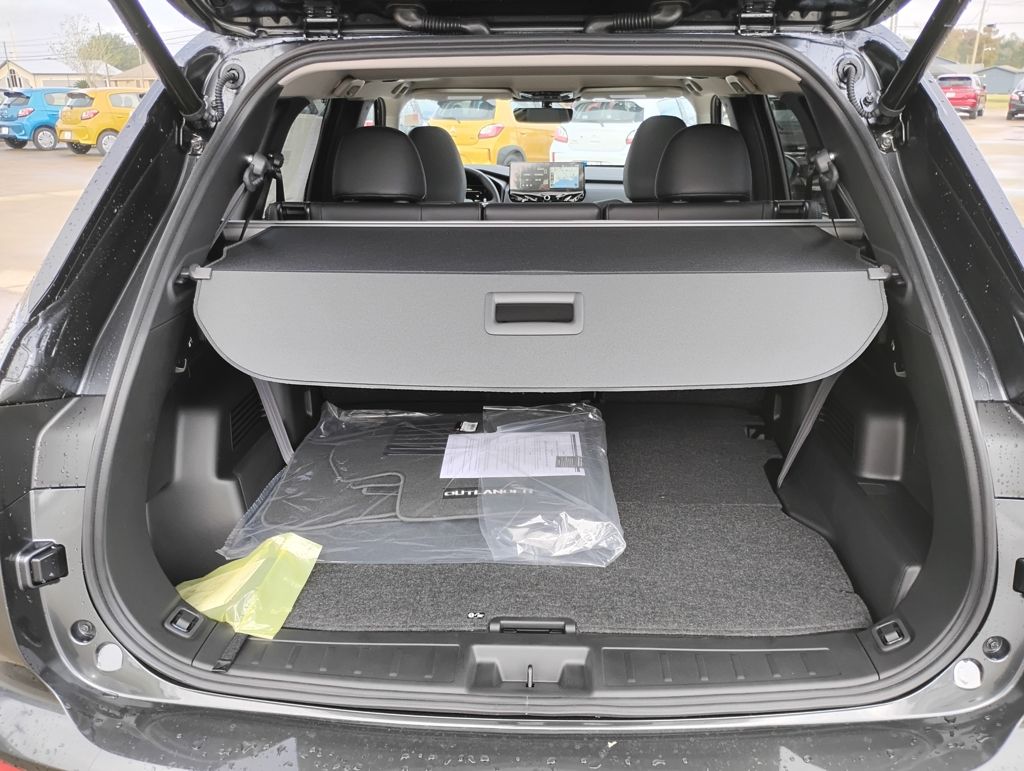 2026 Mitsubishi Outlander SEL - Photo 16