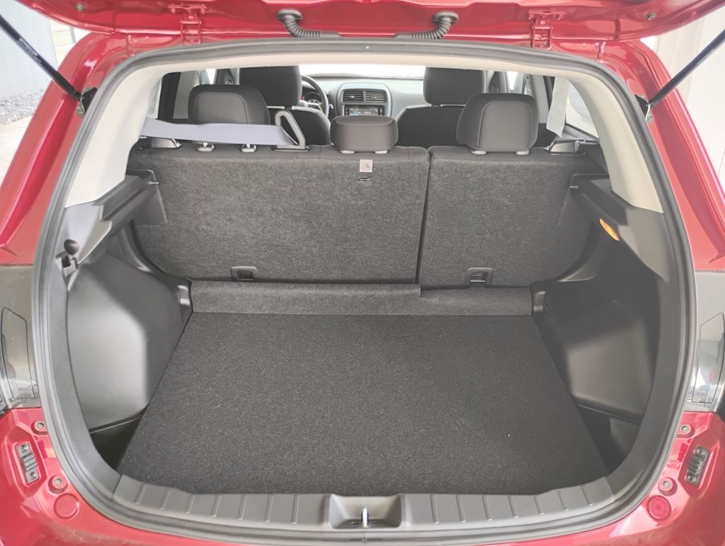 2025 Mitsubishi Outlander Sport ES - Photo 18