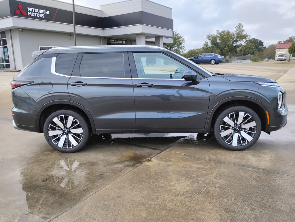 2026 Mitsubishi Outlander SEL - Photo 8