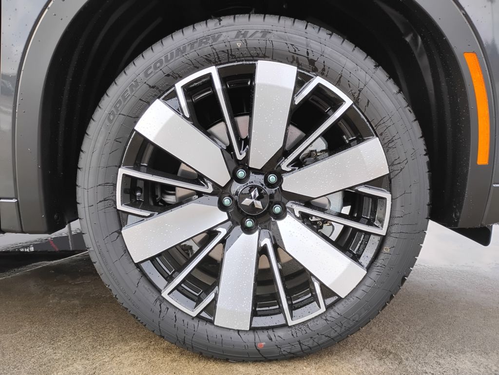 2026 Mitsubishi Outlander SEL - Photo 9