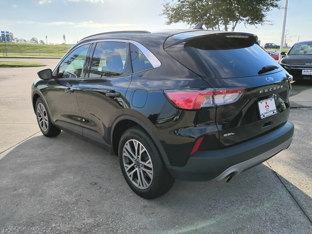 2022 Ford Escape SEL photo 3