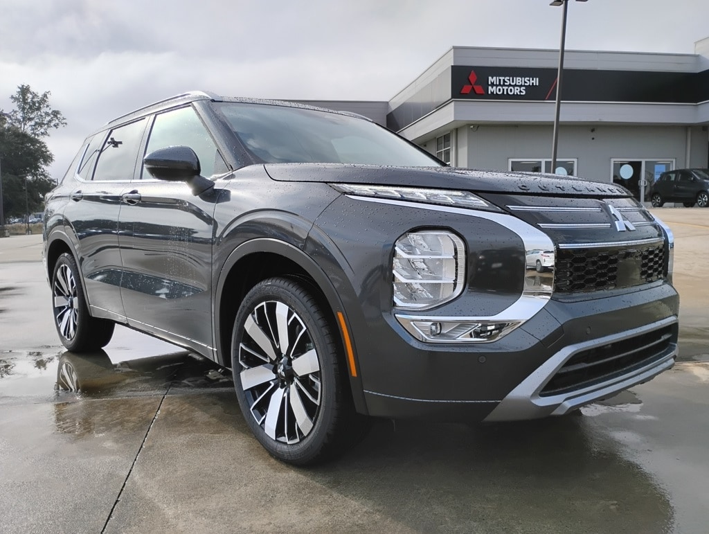 2026 Mitsubishi Outlander SEL's photo